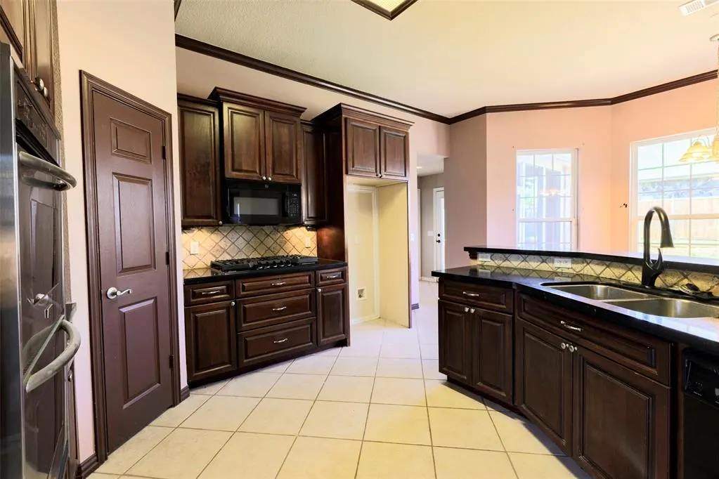 Photo 18 — 2405 SW 113th Terrace, Moore, OK 73170