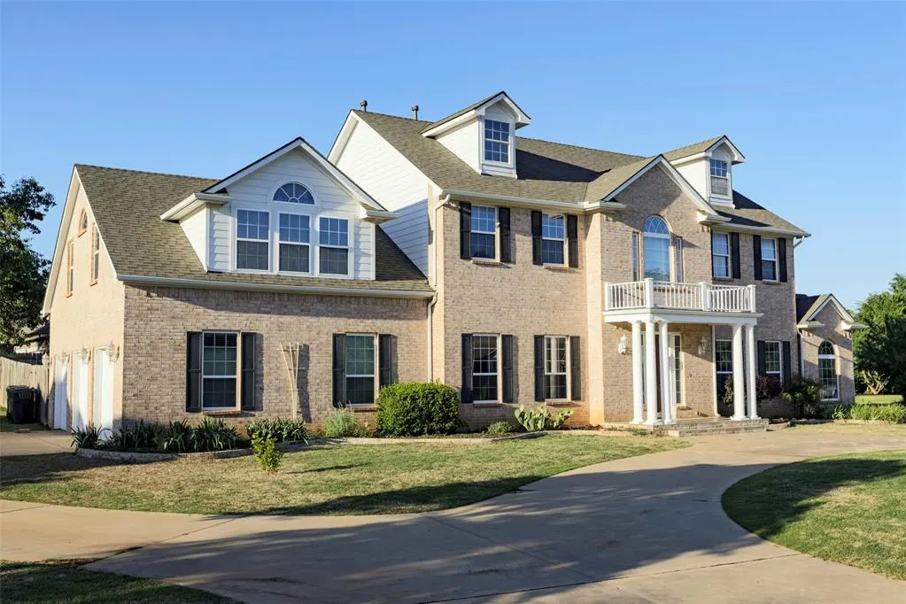 Front exterior — 2405 SW 113th Terrace, Moore, OK 73170