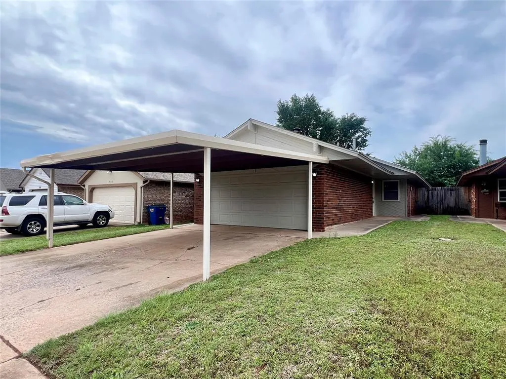 Photo 2 — 936 W Tesio Way, Mustang, OK 73064