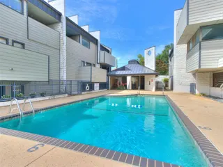 Sold home at 915 NW 7th Street #106