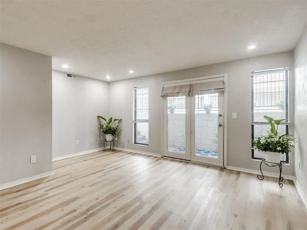 Photo 5 — 915 NW 7th Street 106, Oklahoma City, OK 73106