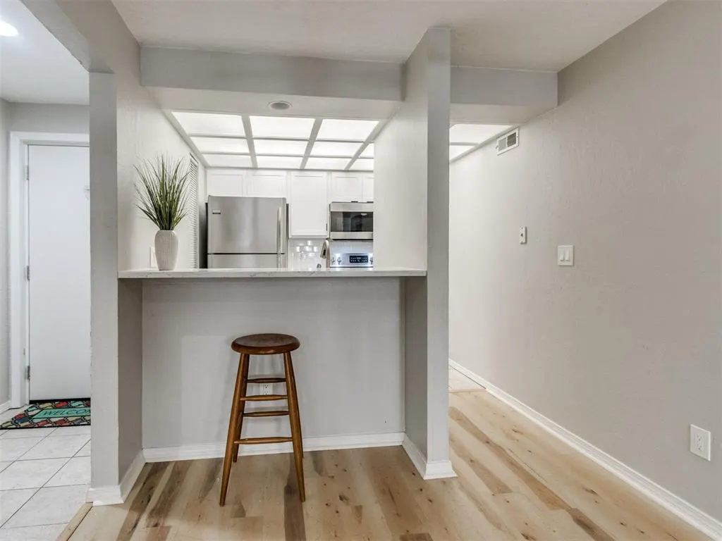 Photo 8 — 915 NW 7th Street 106, Oklahoma City, OK 73106