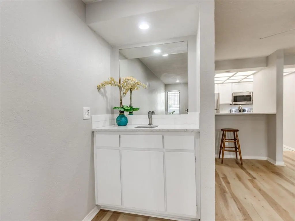 Photo 13 — 915 NW 7th Street 106, Oklahoma City, OK 73106