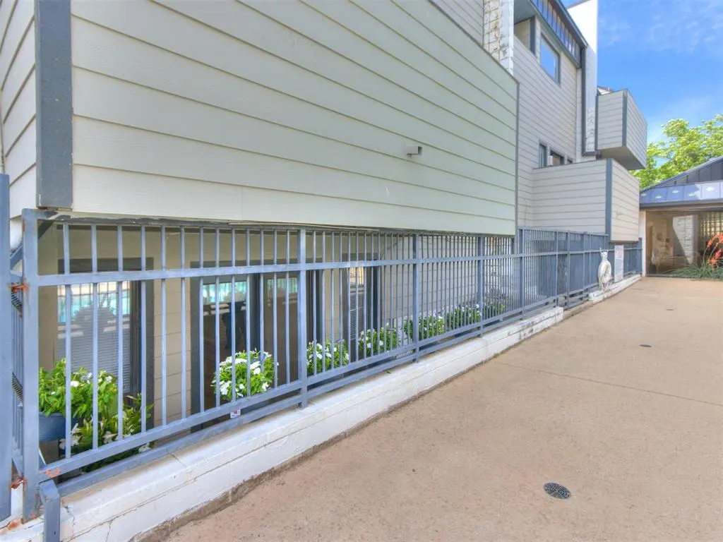 Photo 22 — 915 NW 7th Street 106, Oklahoma City, OK 73106