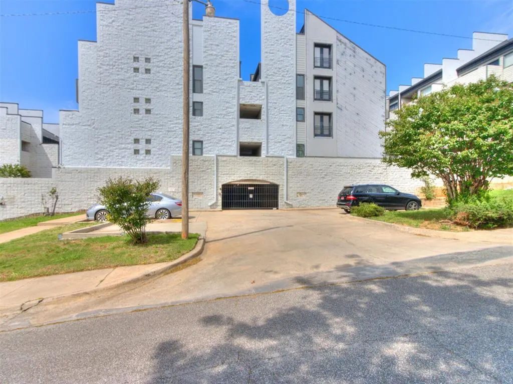 Photo 24 — 915 NW 7th Street 106, Oklahoma City, OK 73106