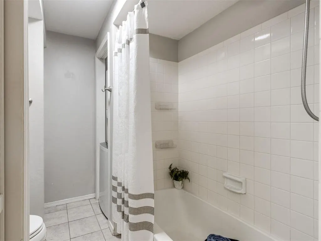 Photo 36 — 915 NW 7th Street 106, Oklahoma City, OK 73106