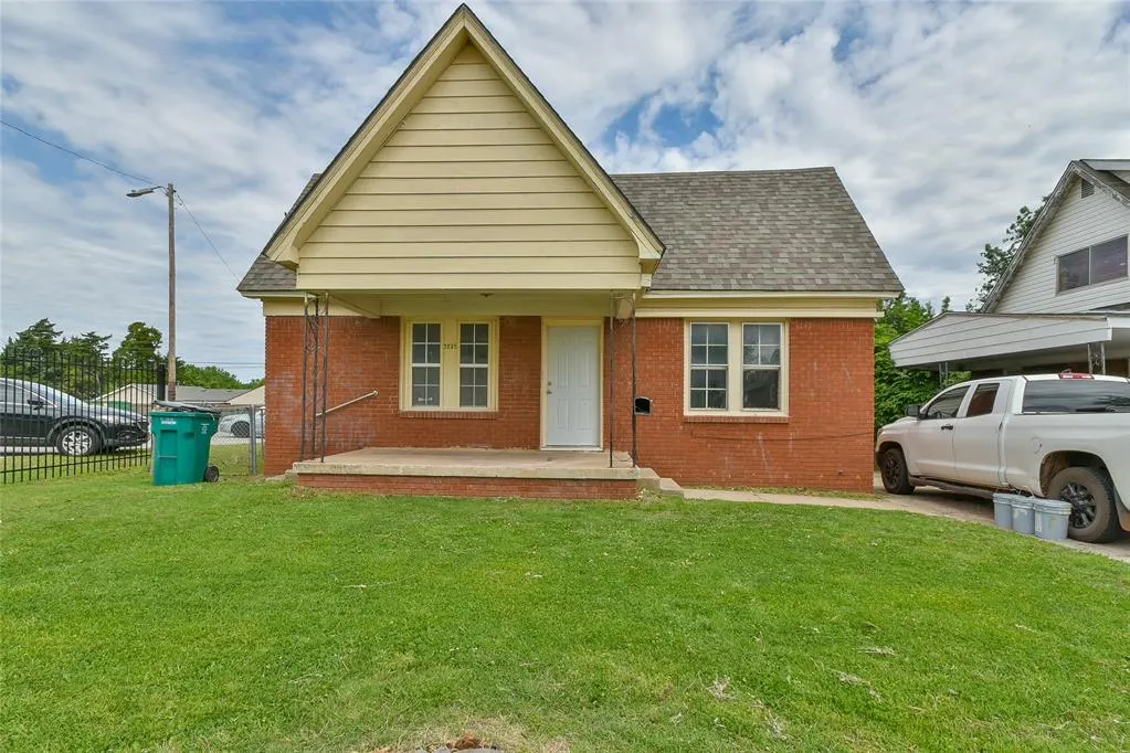 Front exterior — 3725 SW 25th Street, Oklahoma City, OK 73108