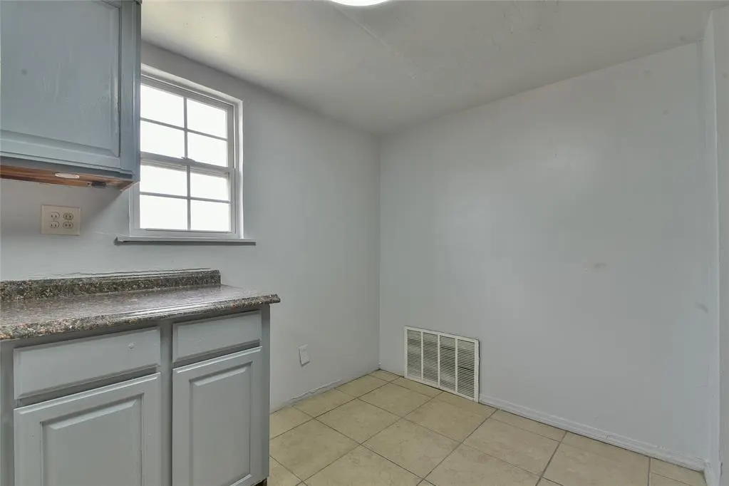 Photo 23 — 3725 SW 25th Street, Oklahoma City, OK 73108