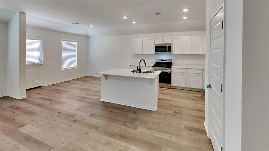 Photo 6 — 313 SW 9th Street, Newcastle, OK 73065