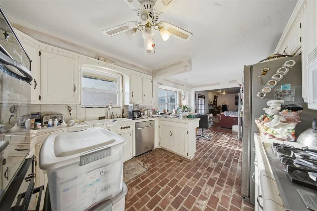 Photo 13 — 10208 Durham Drive, Oklahoma City, OK 73162