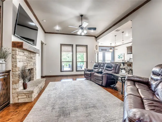 Photo 3 — 5627 Cimarron Manor, Guthrie, OK 73044