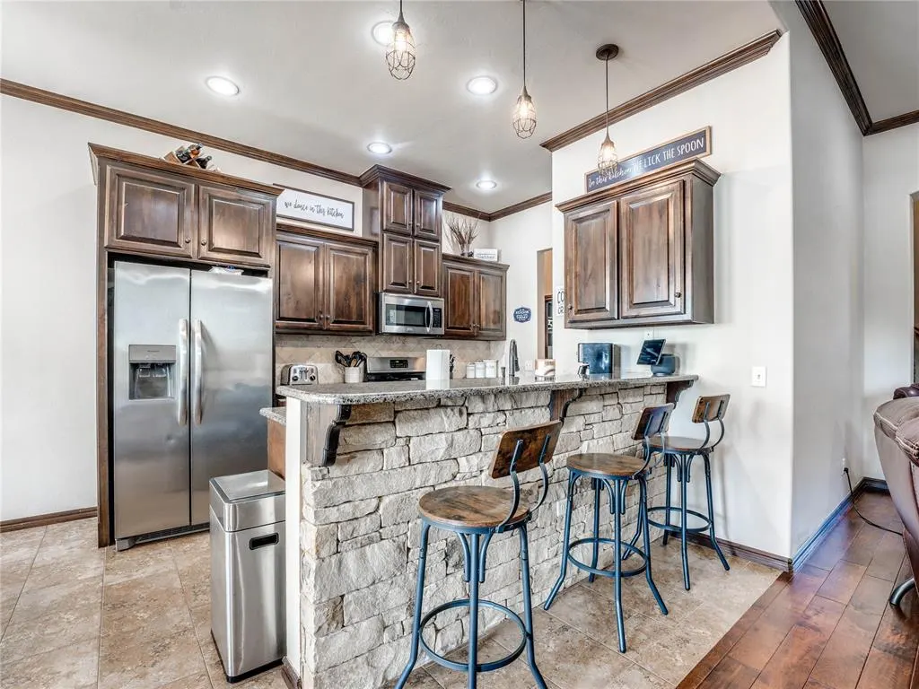 Photo 4 — 5627 Cimarron Manor, Guthrie, OK 73044