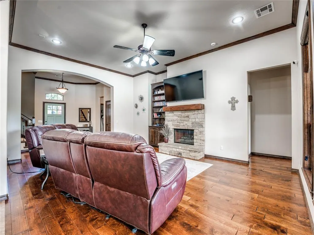 Photo 8 — 5627 Cimarron Manor, Guthrie, OK 73044
