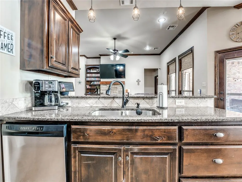 Photo 12 — 5627 Cimarron Manor, Guthrie, OK 73044