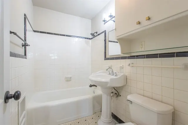 Photo 8 — 2928 NW 33rd Street, Oklahoma City, OK 73112