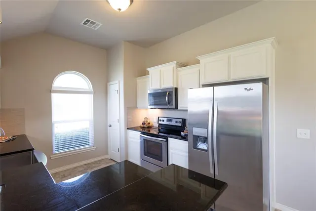 Photo 6 — 18300 Summer Grove Avenue, Edmond, OK 73012