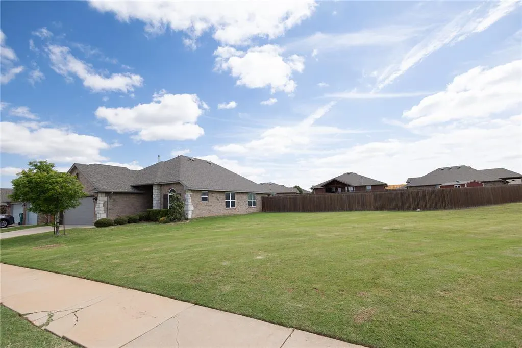 Photo 33 — 18300 Summer Grove Avenue, Edmond, OK 73012