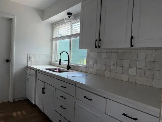 Photo 4 — 2831 Indian Creek Boulevard, Oklahoma City, OK 73120