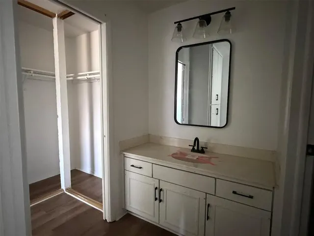 Photo 8 — 2831 Indian Creek Boulevard, Oklahoma City, OK 73120