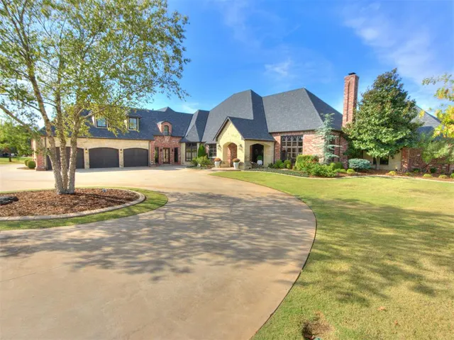 Front exterior — 5103 Forum Circle, Arcadia, OK 73007