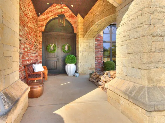 Photo 2 — 5103 Forum Circle, Arcadia, OK 73007