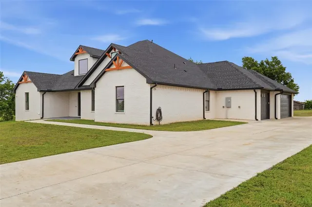 Photo 2 — 12220 S Pennsylvania Avenue, Edmond, OK 73025