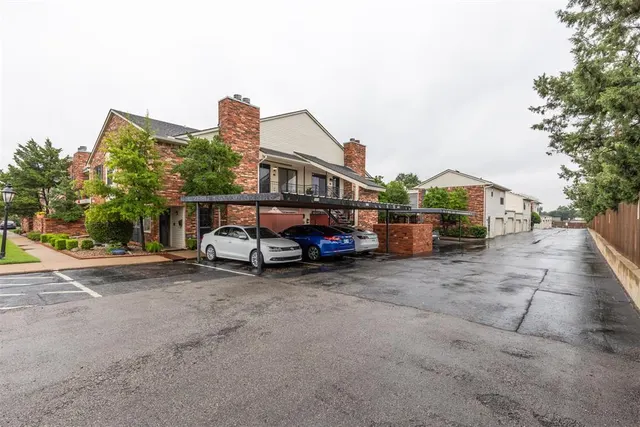 Photo 5 — 6325 N Villa Avenue 122, Oklahoma City, OK 73112