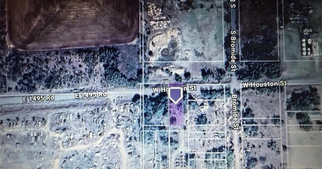Photo 11 — Houston Street, Roosevelt, OK 73564