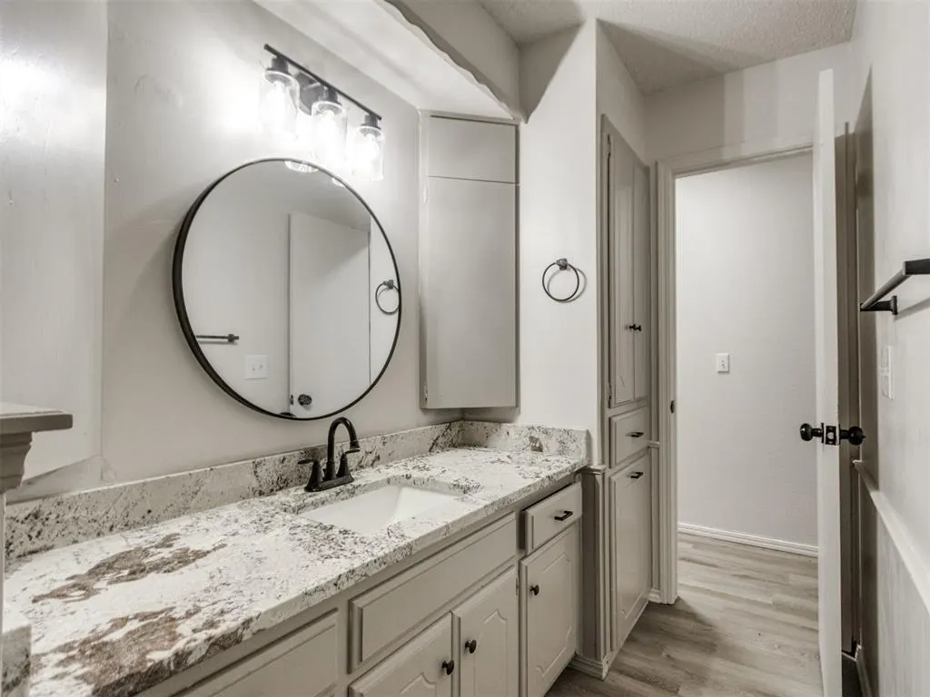 Photo 12 — 1400 Devonshire Circle, Edmond, OK 73034