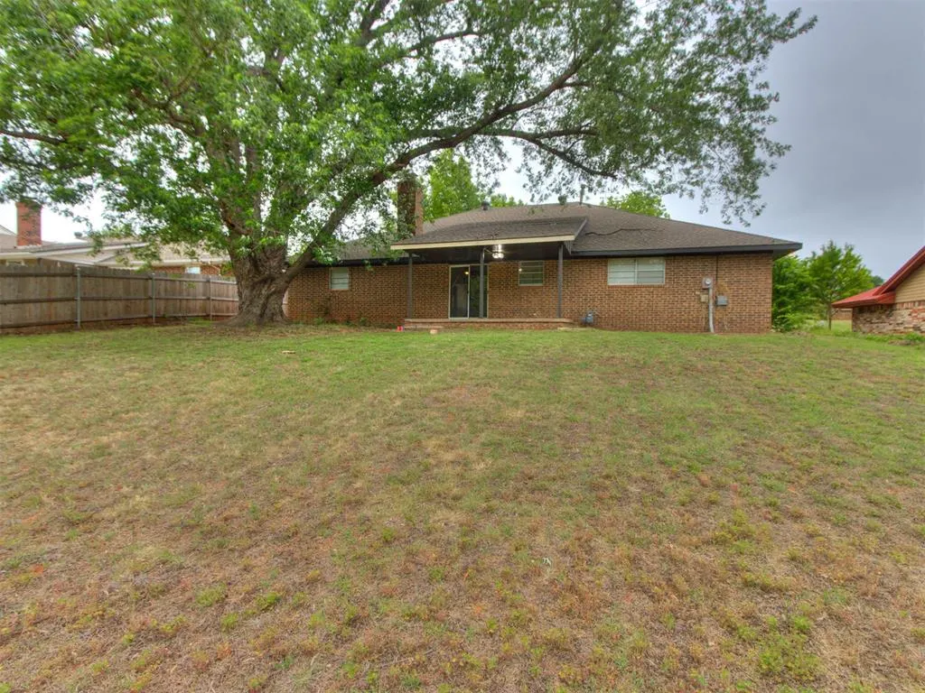 Photo 24 — 1400 Devonshire Circle, Edmond, OK 73034
