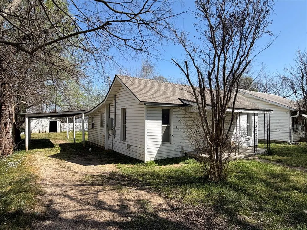 Photo 2 — 1506 S Mekusukey Avenue, Wewoka, OK 74884