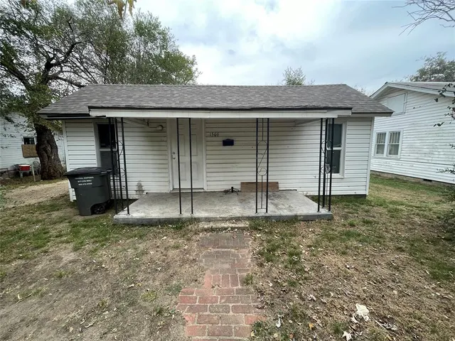 Photo 3 — 1506 S Mekusukey Avenue, Wewoka, OK 74884