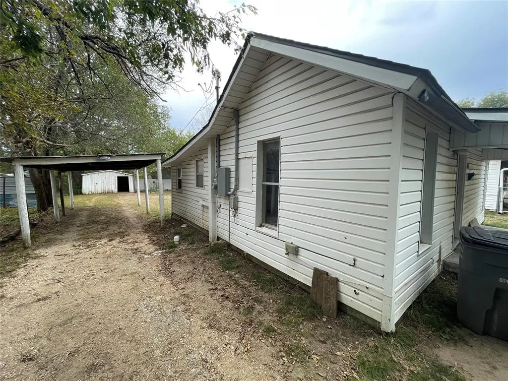 Photo 4 — 1506 S Mekusukey Avenue, Wewoka, OK 74884