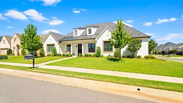 Photo 2 — 2900 Gold Finch Drive, Edmond, OK 73012