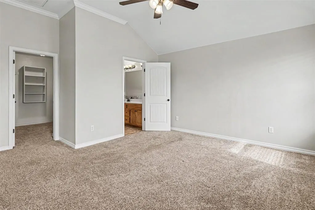 Photo 7 — 8012 John Robert Drive, Oklahoma City, OK 73135