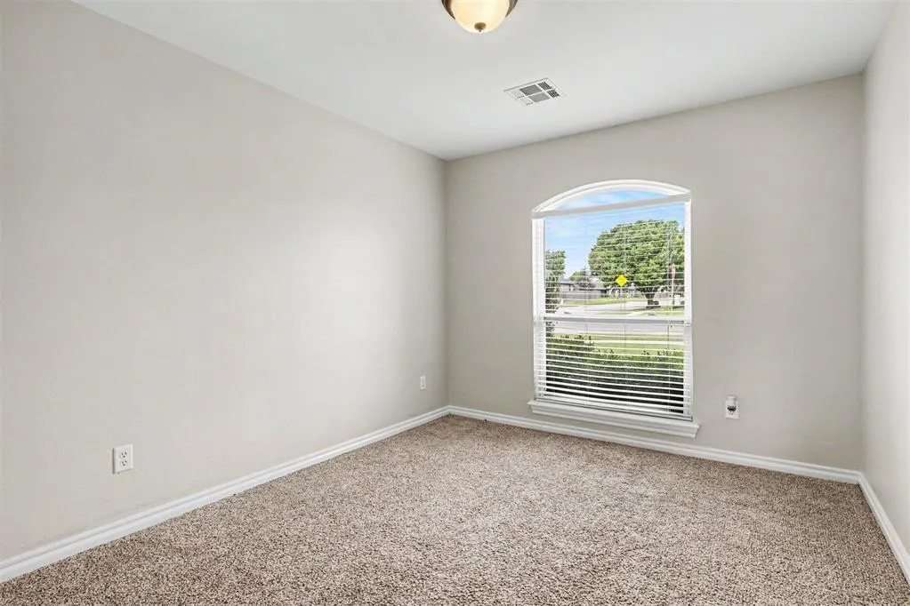 Photo 10 — 8012 John Robert Drive, Oklahoma City, OK 73135