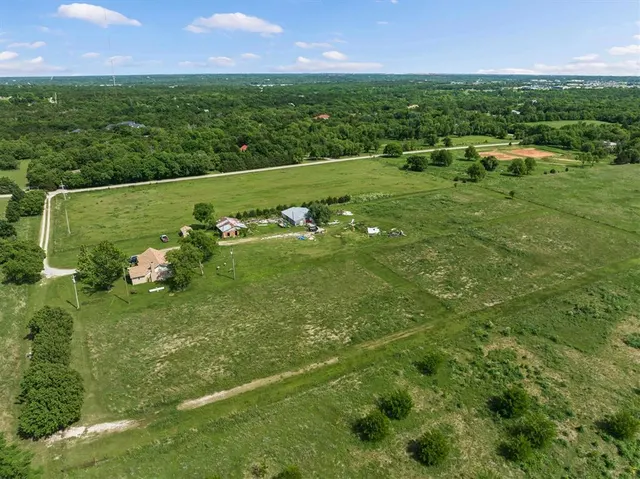 Photo 6 — 1420 NE 85th Street, Oklahoma City, OK 73131