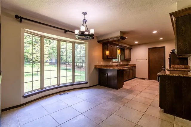 Photo 5 — 904 East Drive, Edmond, OK 73034