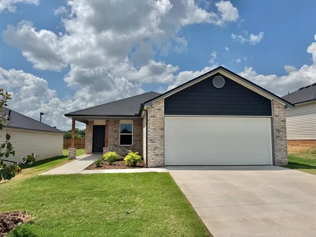 Front exterior — 1953 Chandler Meadows Drive, Chandler, OK 74834
