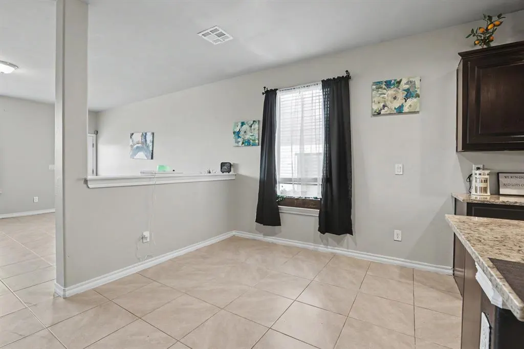 Photo 3 — 11205 NW 95th Terrace, Yukon, OK 73099