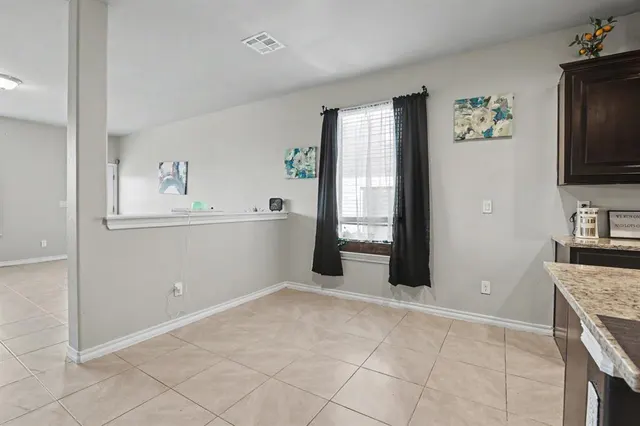 Photo 3 — 11205 NW 95th Terrace, Yukon, OK 73099