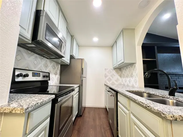 Photo 4 — 11525 N Meridian Avenue 203, Oklahoma City, OK 73120