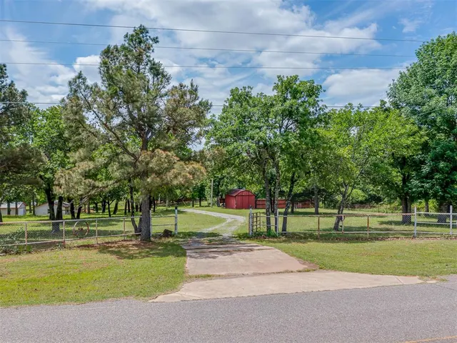 Photo 5 — 13874 NE 220th Street, Arcadia, OK 73007