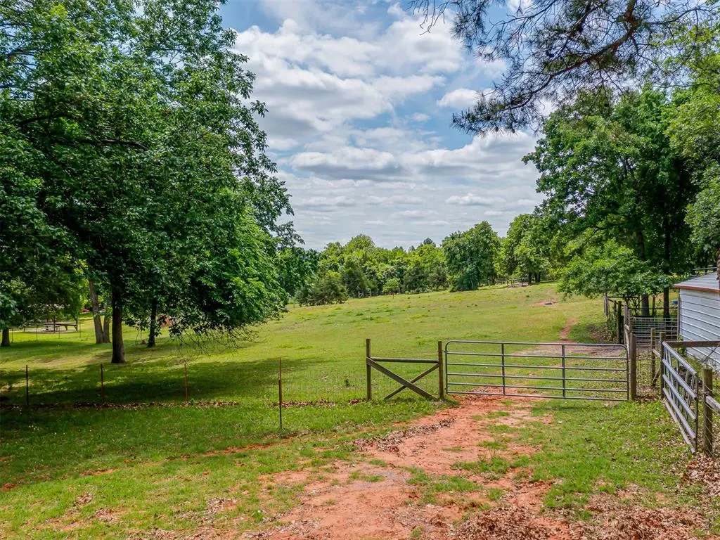 Photo 11 — 13874 NE 220th Street, Arcadia, OK 73007