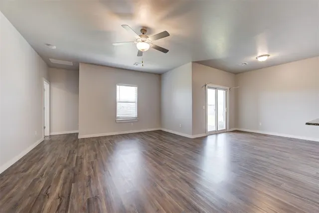 Photo 7 — 15944 Spur Circle, McLoud, OK 74851