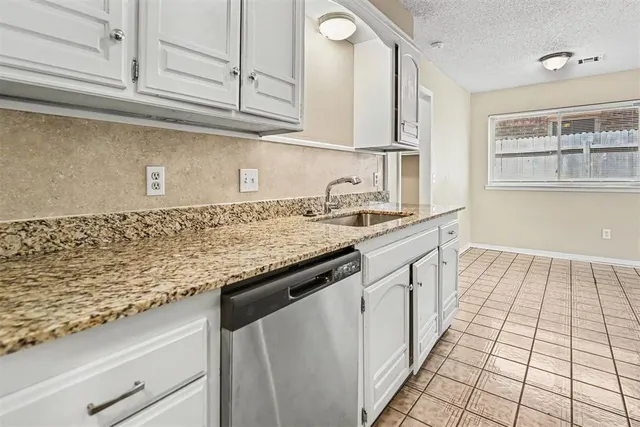 Photo 6 — 708 Red Oak Terrace, Edmond, OK 73003