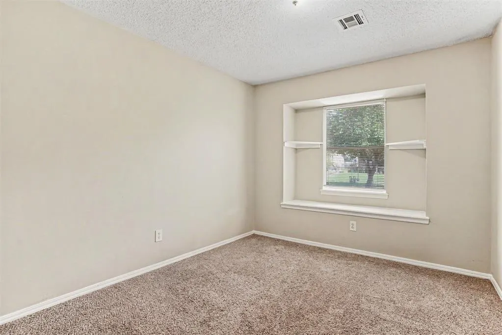 Photo 10 — 708 Red Oak Terrace, Edmond, OK 73003