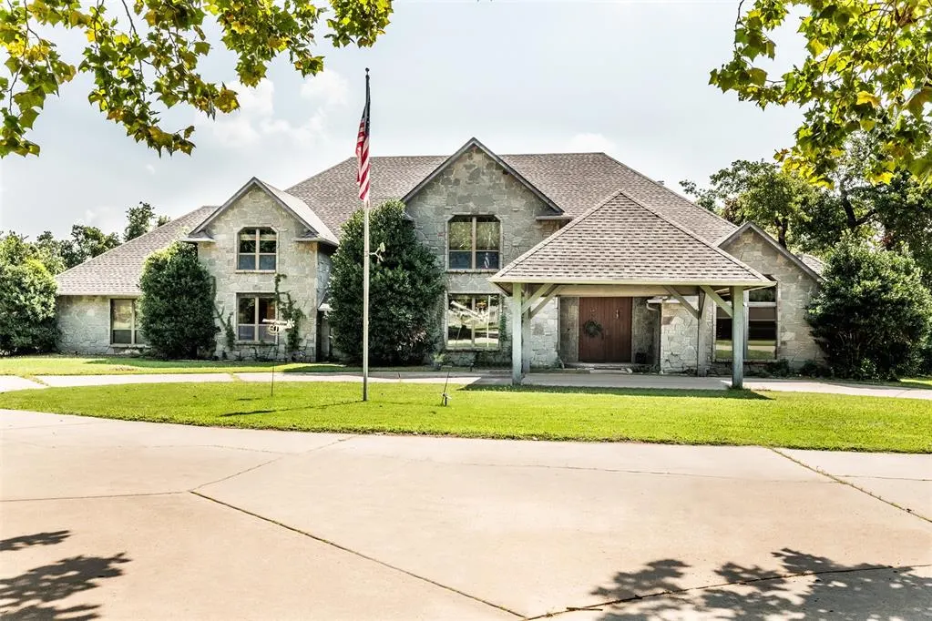 Photo 2 — 6540 S Donna Lane, Oklahoma City, OK 73150