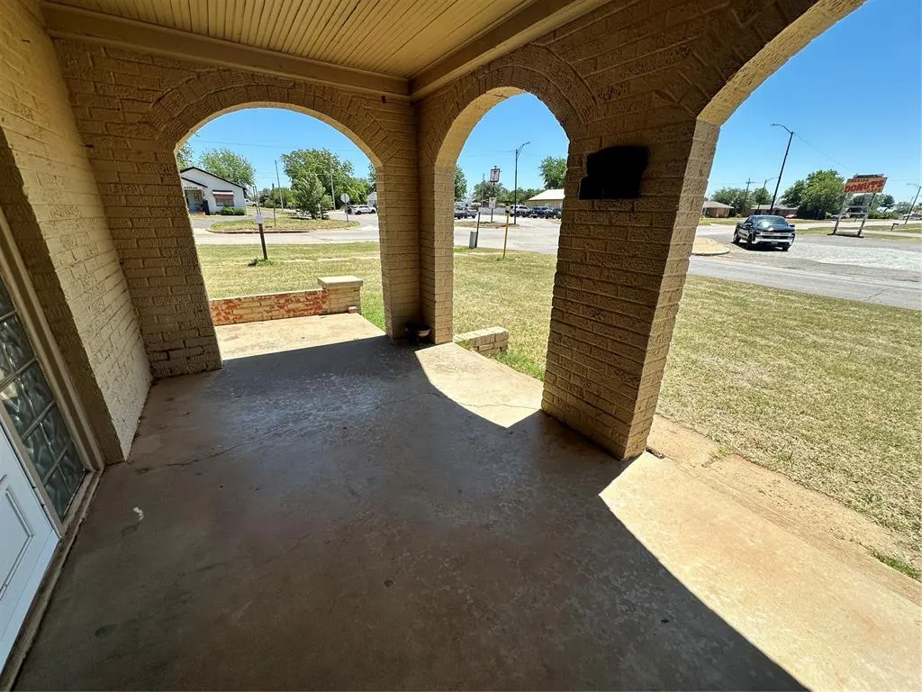 Photo 2 — 1401 N Us Route 66/ 4th Street Street, Sayre, OK 73662