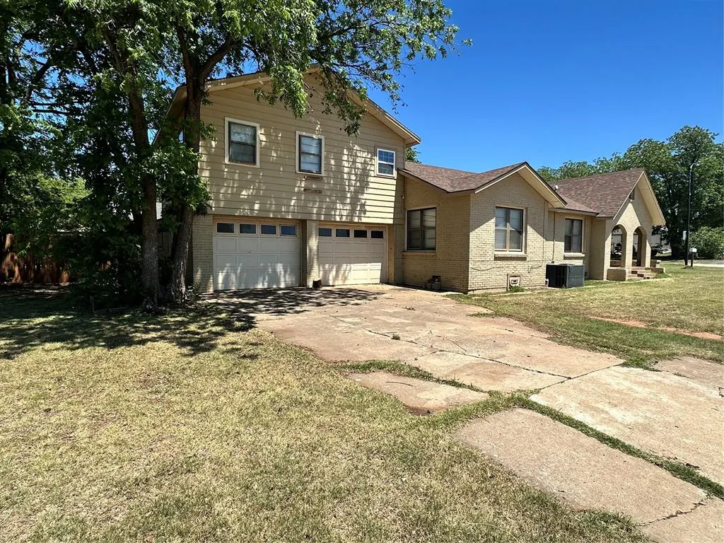 Photo 4 — 1401 N Us Route 66/ 4th Street Street, Sayre, OK 73662